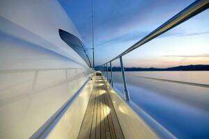 ARES 2005 Overmarine Mangusta 108 Yacht For Sale in Olbia 