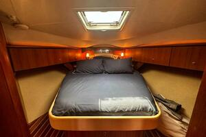 2008 Tiara Yachts thumbnail 10