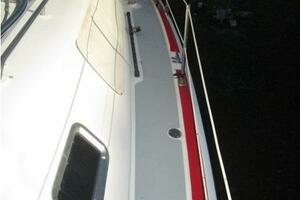 2008 Hunter H41 Deck Salon thumbnail 13