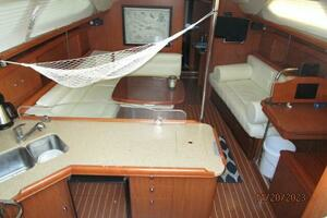 2008 Hunter H41 Deck Salon thumbnail 34