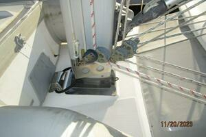 2008 Hunter H41 Deck Salon thumbnail 16