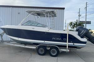 Patriot II 24ft Robalo Yacht For Sale