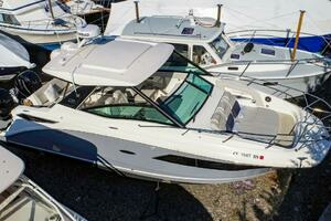  2021 Sea Ray 320 Sundancer Yacht For Sale in Mamaroneck NY