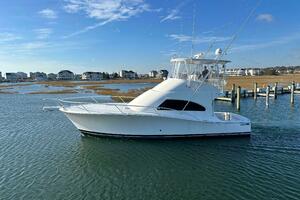 2005 Luhrs 41 Convertible