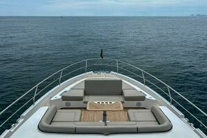 2024 Fairline Squadron 68 thumbnail 9