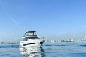 2024 Fairline Squadron 68 thumbnail 2