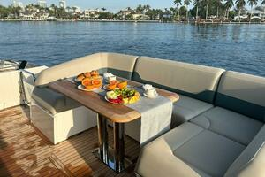 2024 Fairline Squadron 68 thumbnail 51