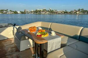 2024 Fairline Squadron 68 thumbnail 49