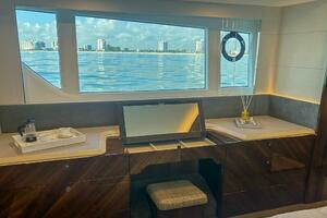 2024 Fairline Squadron 68 thumbnail 23