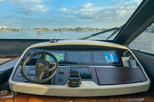 2024 Fairline Squadron 68 thumbnail 16