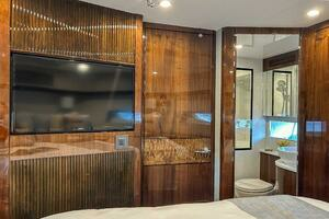 2024 Fairline Squadron 68 thumbnail 31