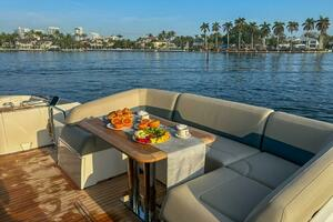 2024 Fairline Squadron 68 thumbnail 52