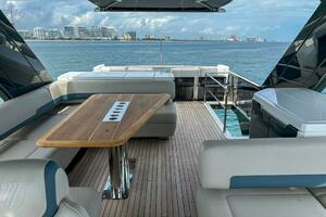 2024 Fairline Squadron 68 thumbnail 43