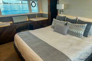2024 Fairline Squadron 68 thumbnail 28