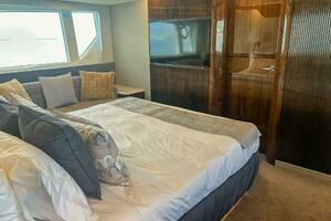 2024 Fairline Squadron 68 thumbnail 26