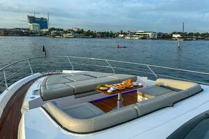 2024 Fairline Squadron 68 thumbnail 11