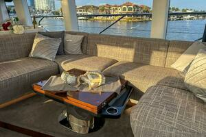 2024 Fairline Squadron 68 thumbnail 19
