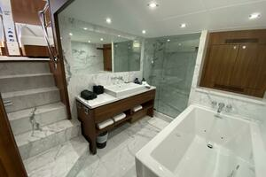 2011 Sunseeker 34M thumbnail 14