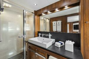 2011 Sunseeker 34M thumbnail 25