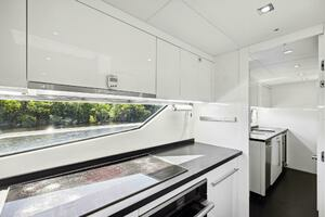 2011 Sunseeker 34M thumbnail 10