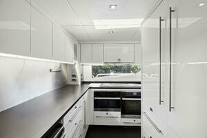 2011 Sunseeker 34M thumbnail 9