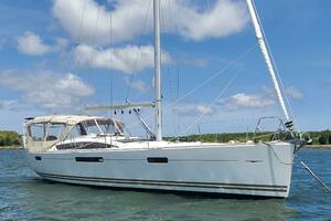 2012 Jeanneau 53 thumbnail 1