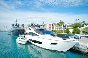2018 Sunseeker 86 Yacht thumbnail 2