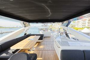 2018 Sunseeker 86 Yacht thumbnail 14