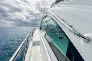 2019 Cruisers Yachts 50 Cantius thumbnail 36