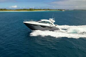 2019 Cruisers Yachts 50 Cantius thumbnail 4