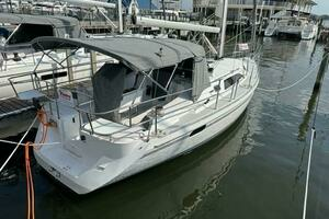  2023 Catalina 355 Yacht For Sale in Palmetto FL