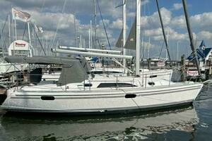  2023 Catalina 355 Yacht For Sale in Palmetto FL