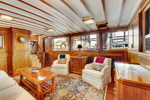 EAGLE 1960 Trumpy Flush Deck Motor Yacht Yacht For Sale in Somerset MA