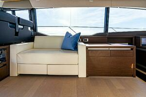 2019 63 Prestige Flybridge - RT Time - Salon