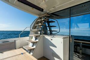 2019 63 Prestige Flybridge - RT Time - Cockpit