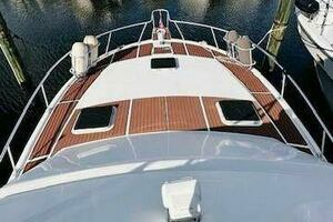 2001 Luhrs Convertible thumbnail 14