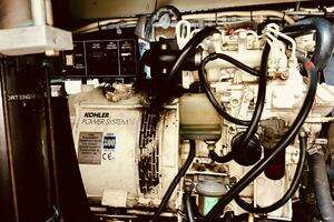 2001 Luhrs Convertible thumbnail 20