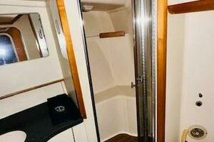 2001 Luhrs Convertible thumbnail 11
