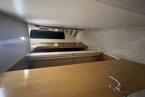 Hatteras SF Down Time - Companionway