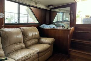 1987 Californian 42 Motor Yacht thumbnail 3