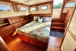 SWAMP FOX 47ft Sabre Yacht For Sale