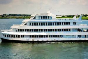  1979 Blount Marine  Yacht For Sale in Perth Amboy NJ