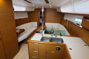 2020 Jeanneau 389 thumbnail 25