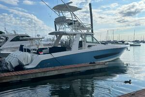  2017 Boston Whaler 420 Outrage Yacht For Sale in Humarock MA