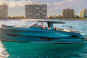 53FT (16.15M) SOLARIS yacht for sale