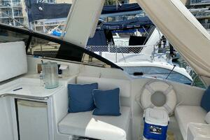 1993 Silverton 38 Express thumbnail 3