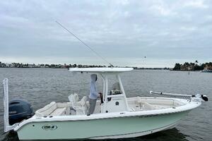 Photo 4093033 for 2021 Sea Hunt Ultra 219  