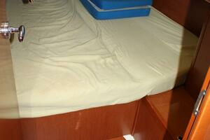 2015 Beneteau Oceanis 45 thumbnail 30