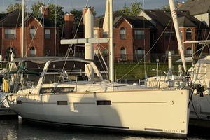 2015 Beneteau Oceanis 45 thumbnail 1