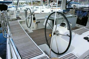 2015 Beneteau Oceanis 45 thumbnail 10
